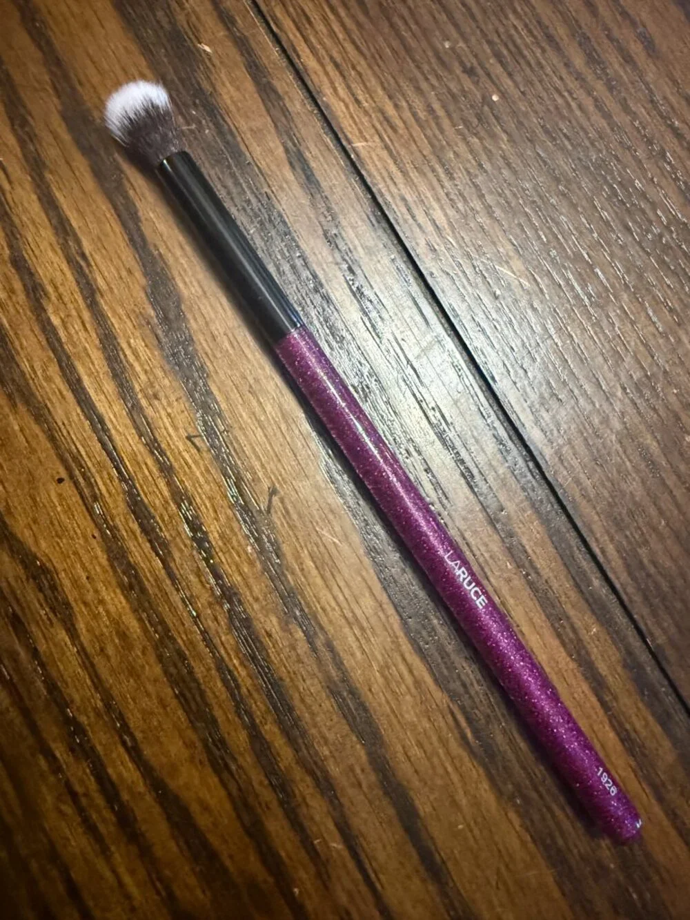 Laruce Beauty Tapered Blending Brush in Fuchsia